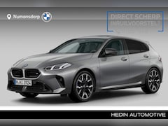 BMW 1-serie - M135 xDrive | Frozen Pure Grey | Panorama | Harman/Kardon | 19'' | Elek. Stoelverst. | Cam