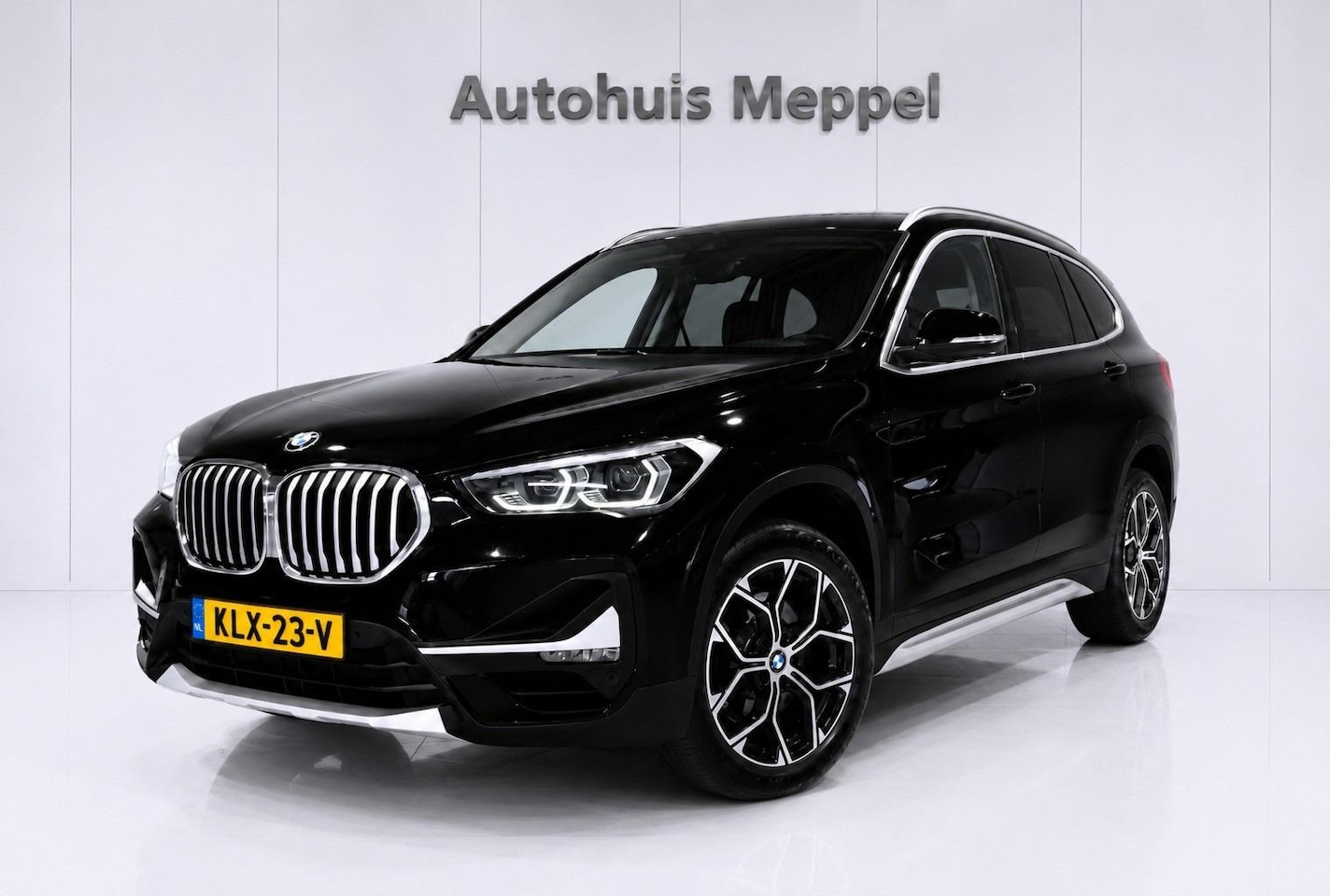 BMW X1 - 20i LCi X-Line*LED*PDC*Navi*HiFi*Sportstoelen - AutoWereld.nl