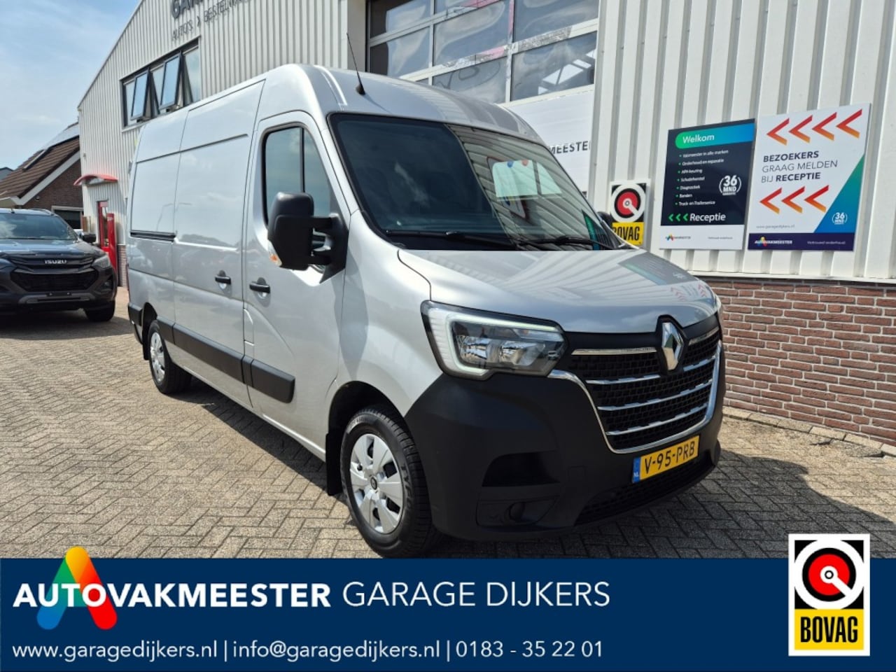 Renault Master - T 35 2,3 dCi 135 Pk Euro 6 L2H2 38.690 Km Trekhaak PDC 3 Zits - AutoWereld.nl