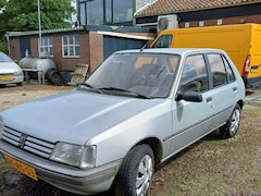 Peugeot 205 - 1.6 GT