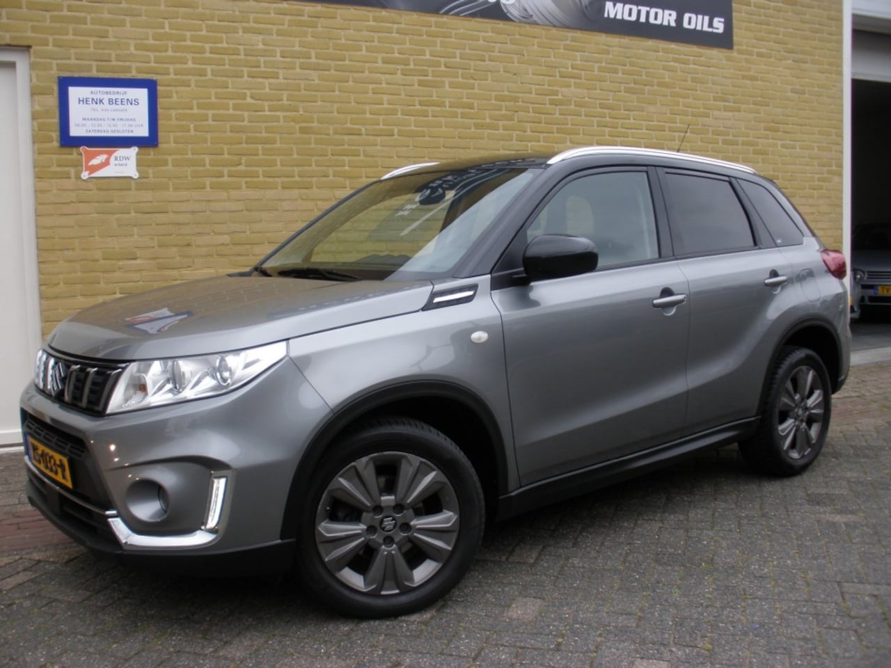 Suzuki Vitara - 1.0i Boosterjet Navi,Airco,Camera,Trekhaak org.NL! - AutoWereld.nl