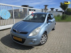 Hyundai i20 - 1.4i i-Motion