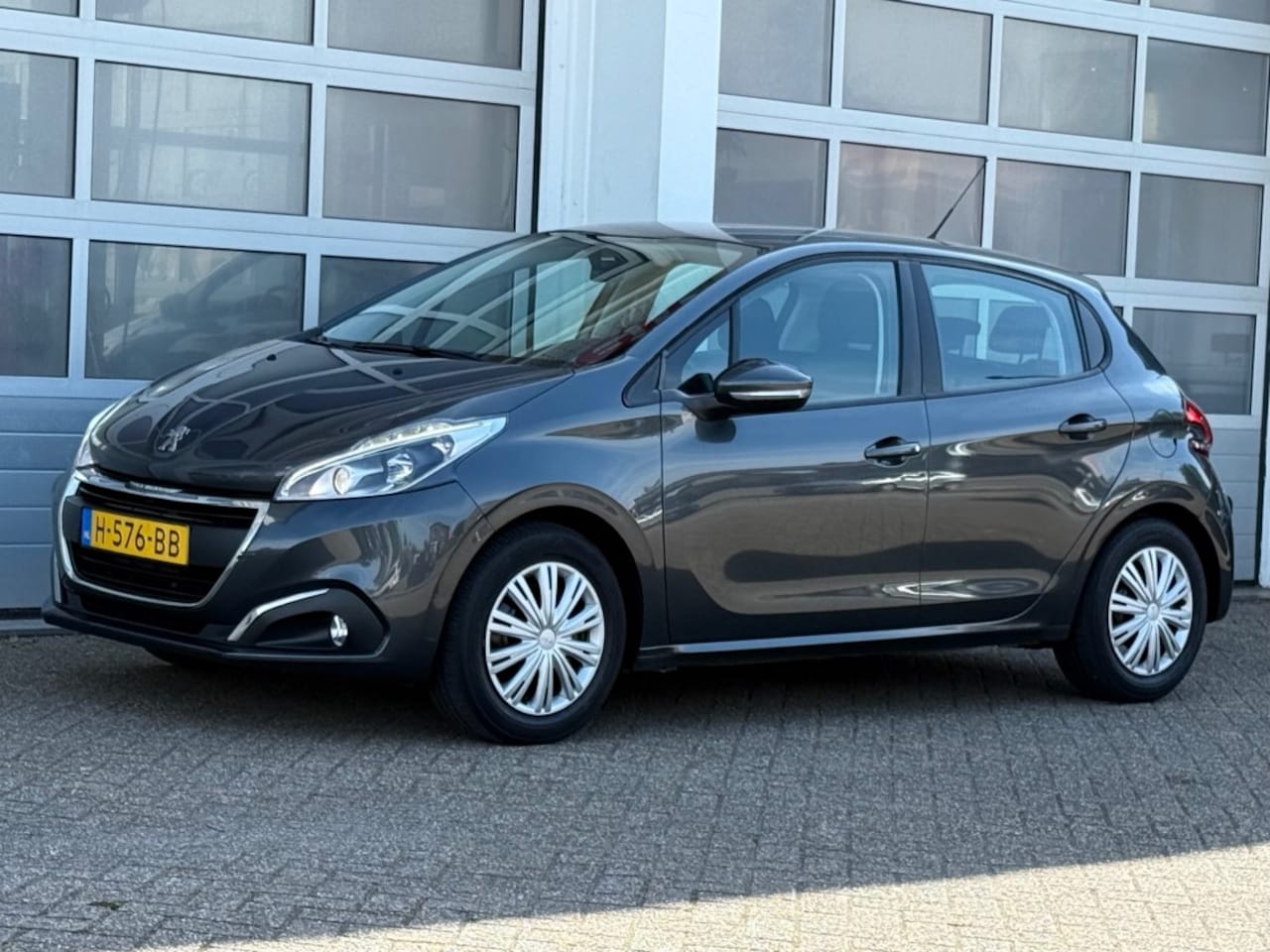 Peugeot 208 - 1.2 Puretech 82Pk Airco Cruise Trekhaak NW APK! - AutoWereld.nl
