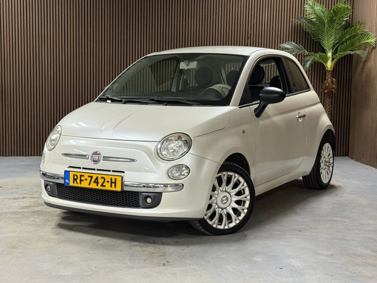 Fiat 500 - 1.2 Naked Gucci interieur, D.Riem vervangen - AutoWereld.nl