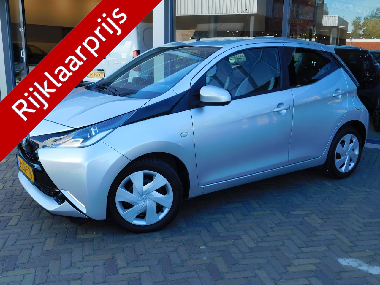 Toyota Aygo - 1.0 VVT-i x-play 1.0 VVT-i x-play - AutoWereld.nl