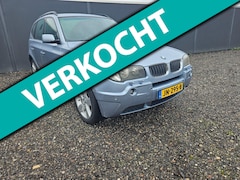 BMW X3 - 3.0i Executive AUTOMAAT/TREKHAAK/LEDER/CARPLAY