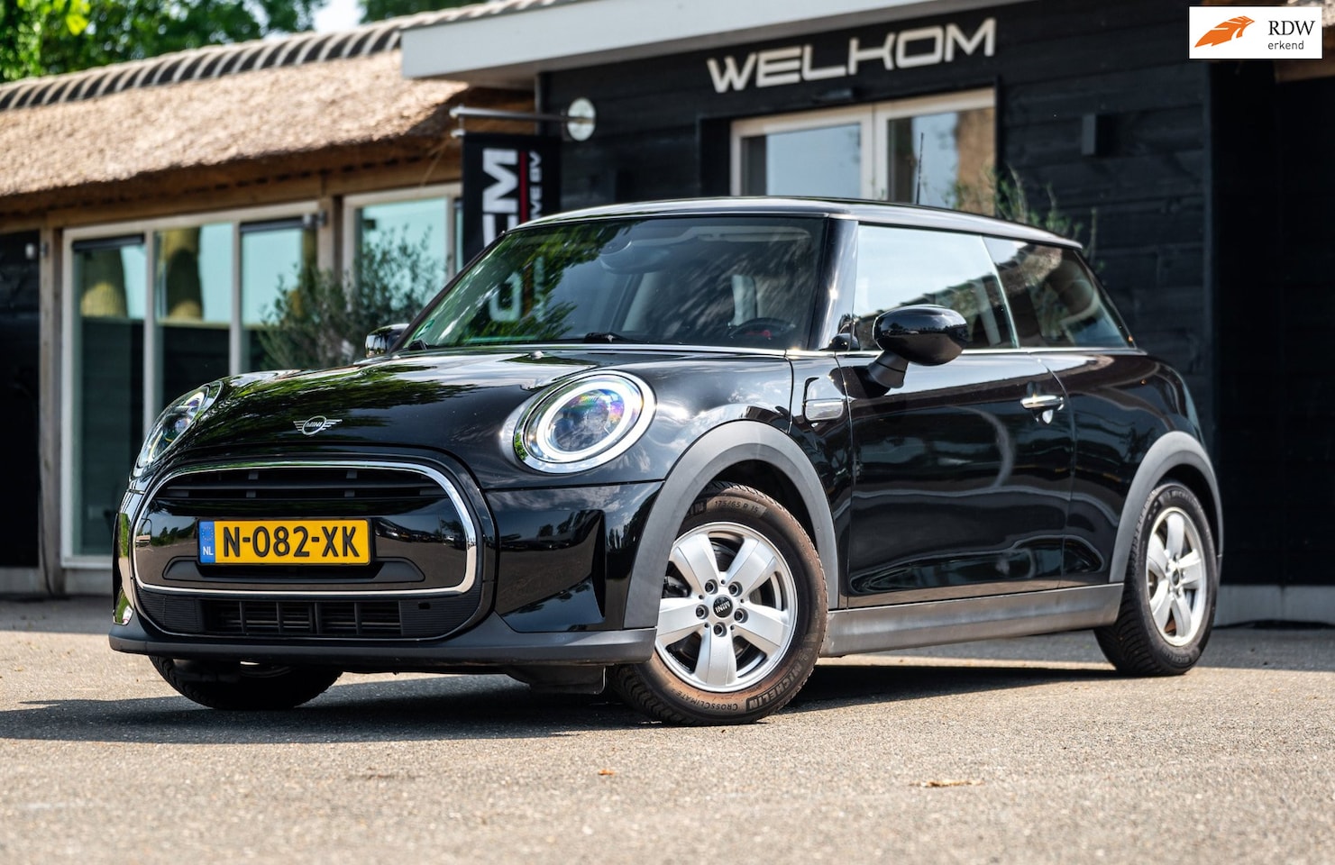 MINI One - Mini 1.5 Essential I NAP I Navigatie I Climate I Cruise I Dealeronderhouden I 1e Eigenaar - AutoWereld.nl
