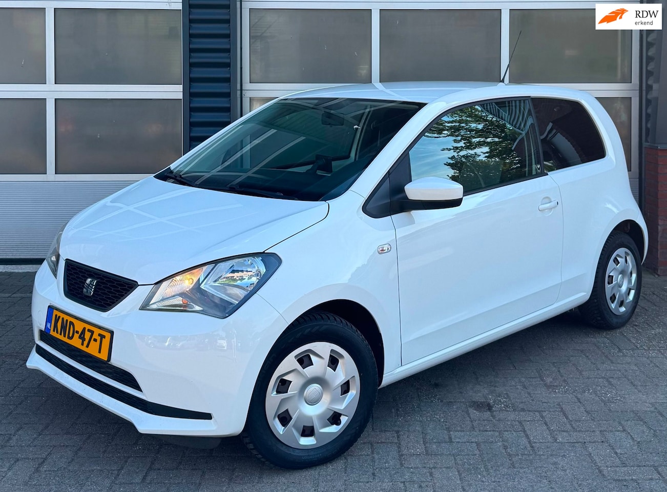SEAT Mii - Seat Mii 1.0 Style Chic Automaat | Airco | APK t/m 31-10-2026 - AutoWereld.nl