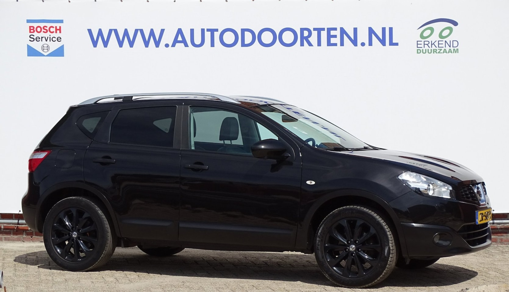 Nissan Qashqai - 2.0 Tekna|Pano|Keyless|Trekhaak|Camera|Leder - AutoWereld.nl