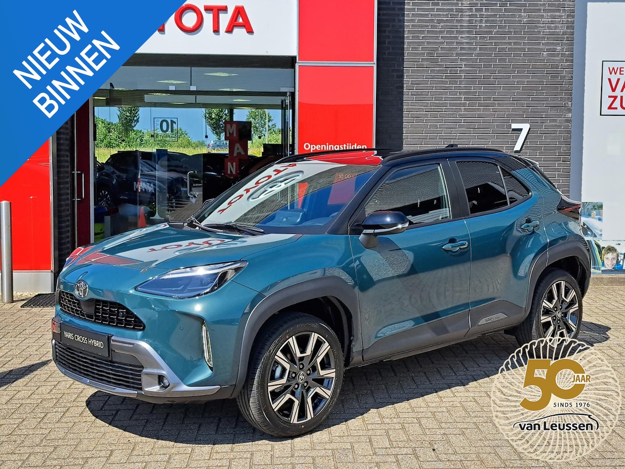 Toyota Yaris Cross - 1.5 Hybrid 130 Executive NIEUW DIRECT LEVERBAAR BLIND SPOT PDC STOELVERWARMING BI-TONE ELE - AutoWereld.nl