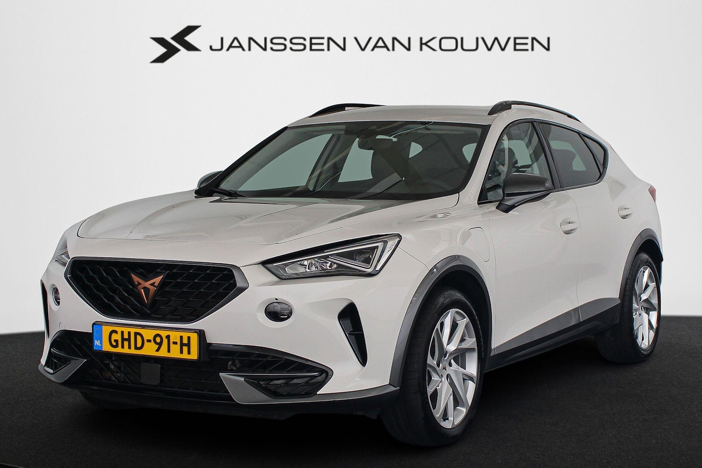 CUPRA Formentor - 1.4 e-Hybrid Business SOH 94% Stuurverwarming 18" Velgen Keyless Sfeerverlichting - AutoWereld.nl