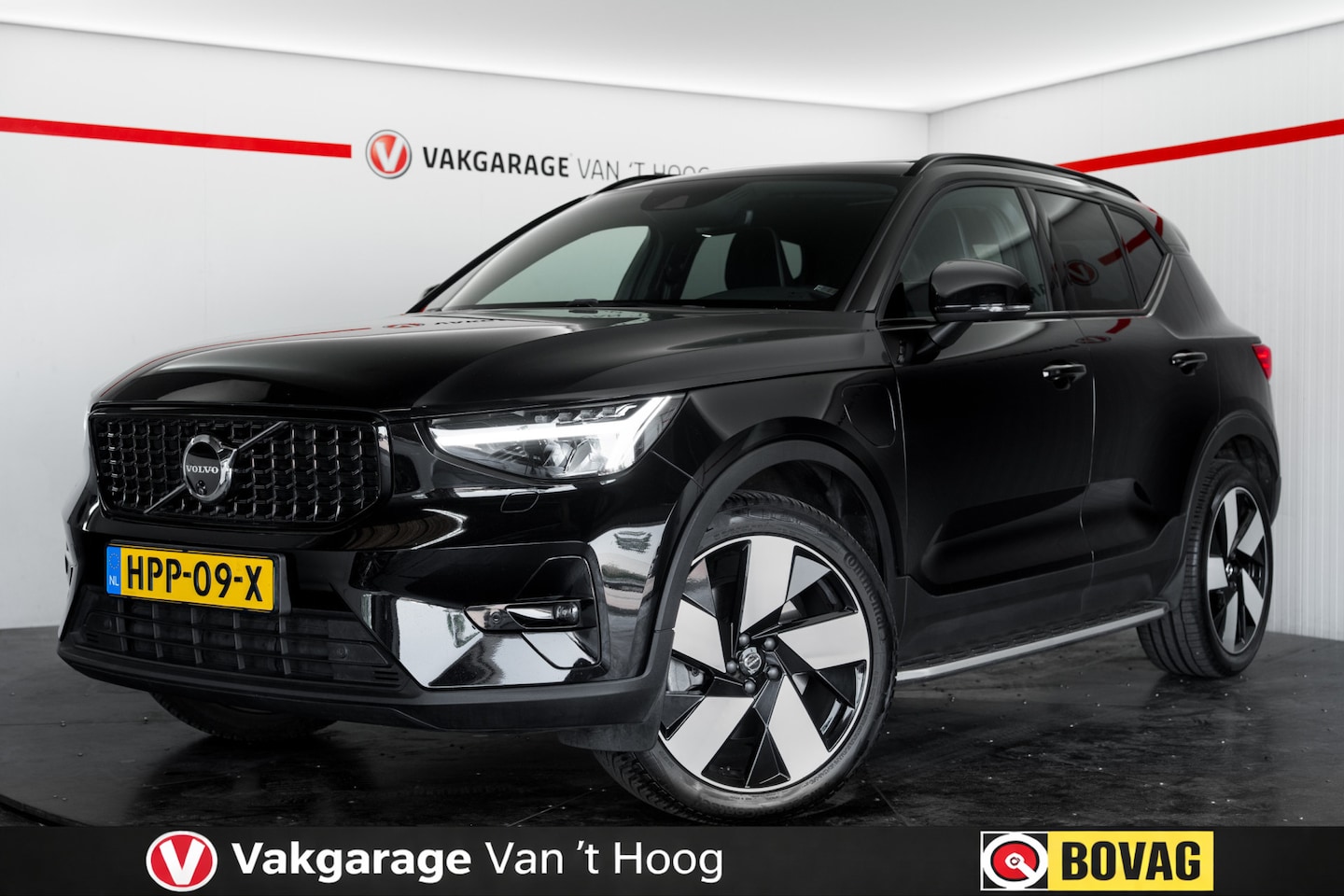 Volvo XC40 - 1.5 T5 Plug-in hybrid Ultimate Dark|Trekhaak|Panorama|H&Kaudio|Memory| 360cam| - AutoWereld.nl