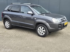Hyundai Tucson - 2.7i V6 4WD Style|APK 2-2027