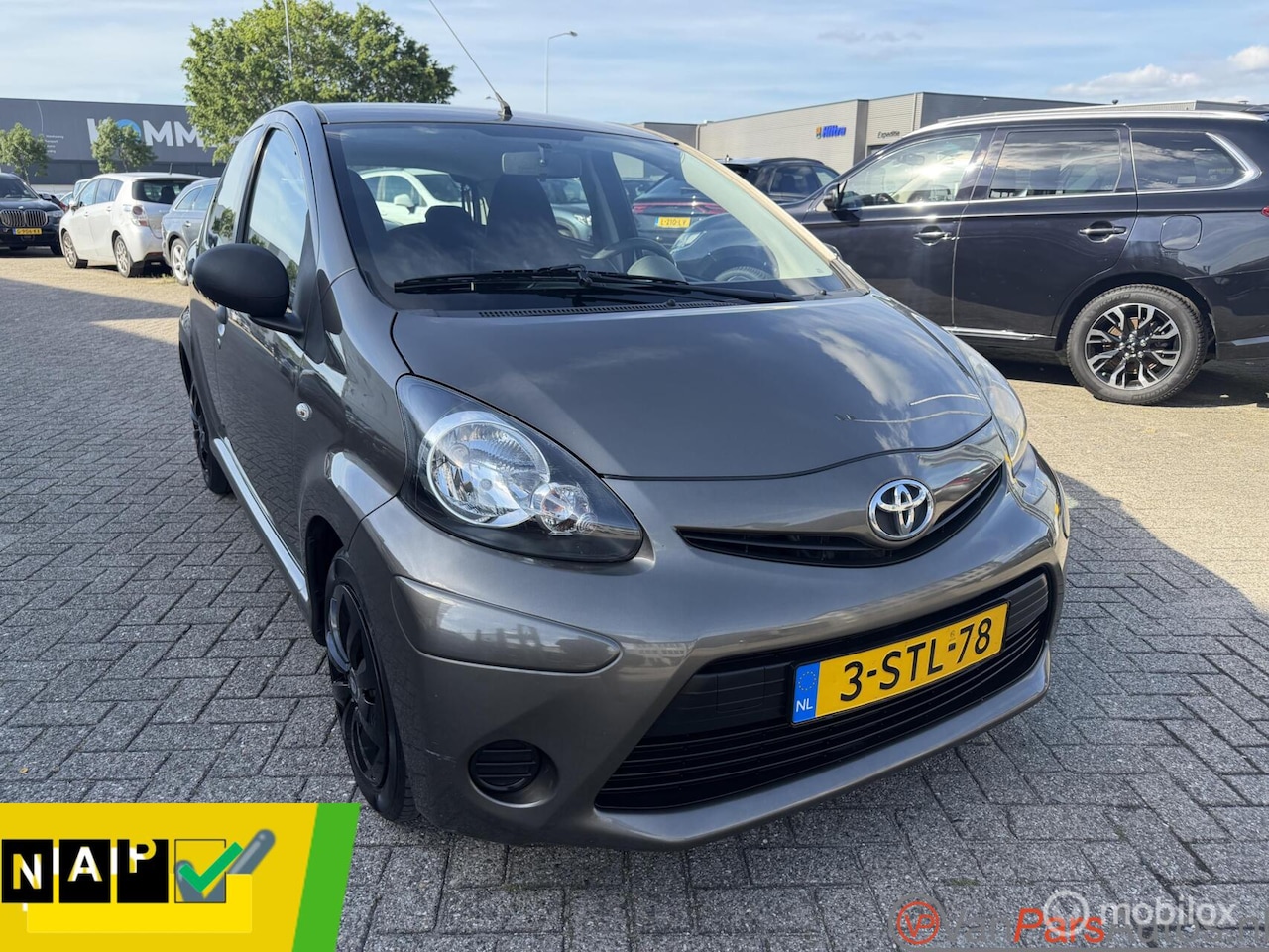 Toyota Aygo - 1.0 VVT-i Now 1.0 VVT-i Now,Airco,5drs,Navi,Nap,2de eigenaar - AutoWereld.nl