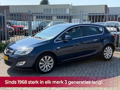 Opel Astra - 1.4 Turbo Cosmo 120PK NL AUTO NAP 2EIGENAAR NAVI l Cruise l PDC l Airco l TREKHAAK l LEER