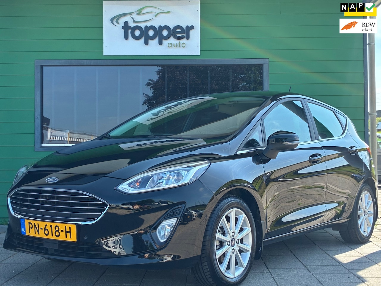 Ford Fiesta - 1.0 EcoBoost Titanium|Camera|Navigatie|CruiseControl|Climatronic|Trekhaak - AutoWereld.nl