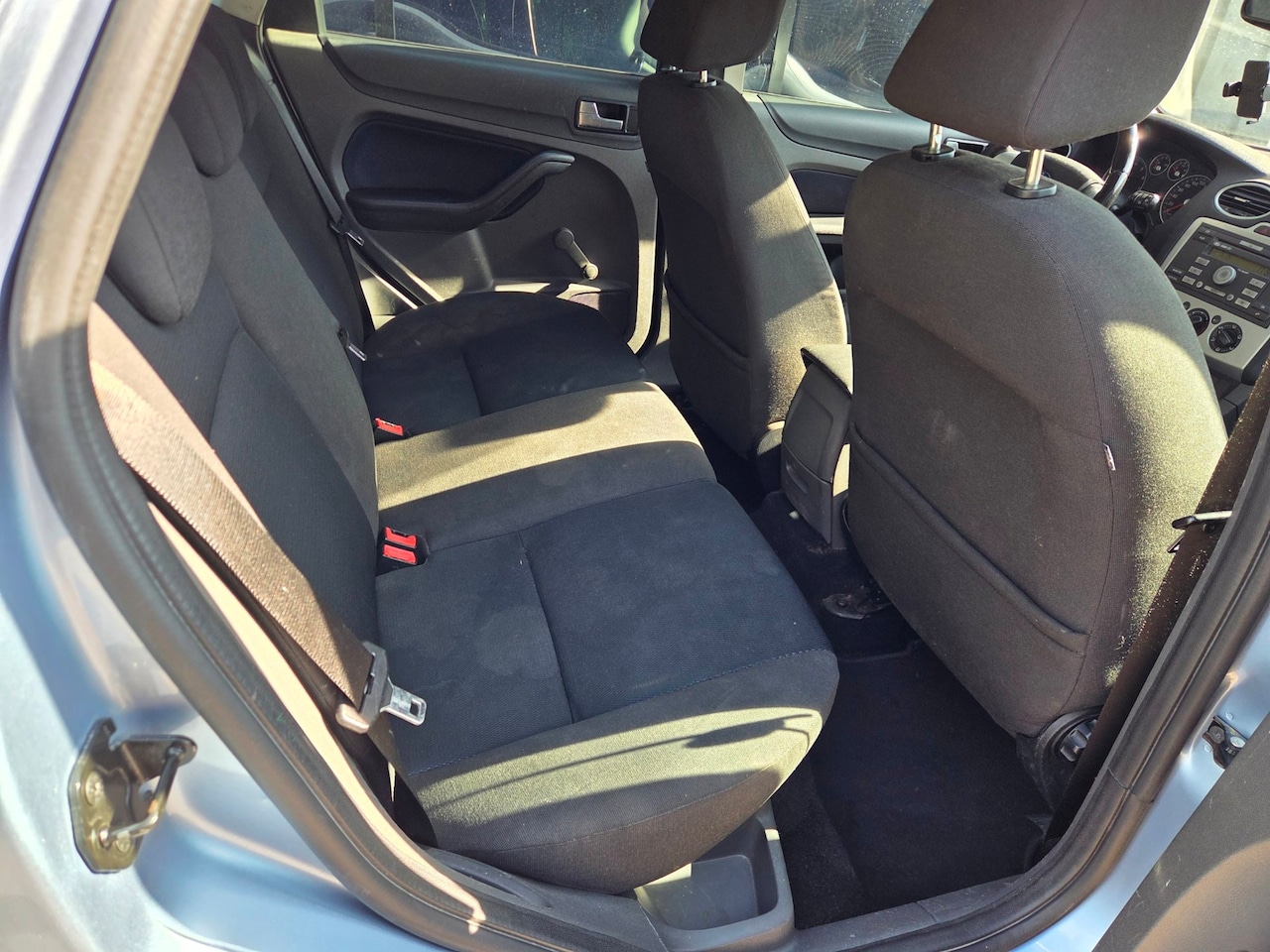 Ford Focus Wagon - 1.6-16V Futura *KOUDE AIRCO*