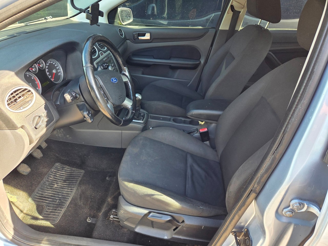 Ford Focus Wagon - 1.6-16V Futura *KOUDE AIRCO*