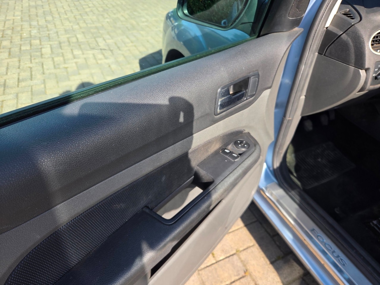 Ford Focus Wagon - 1.6-16V Futura *KOUDE AIRCO*
