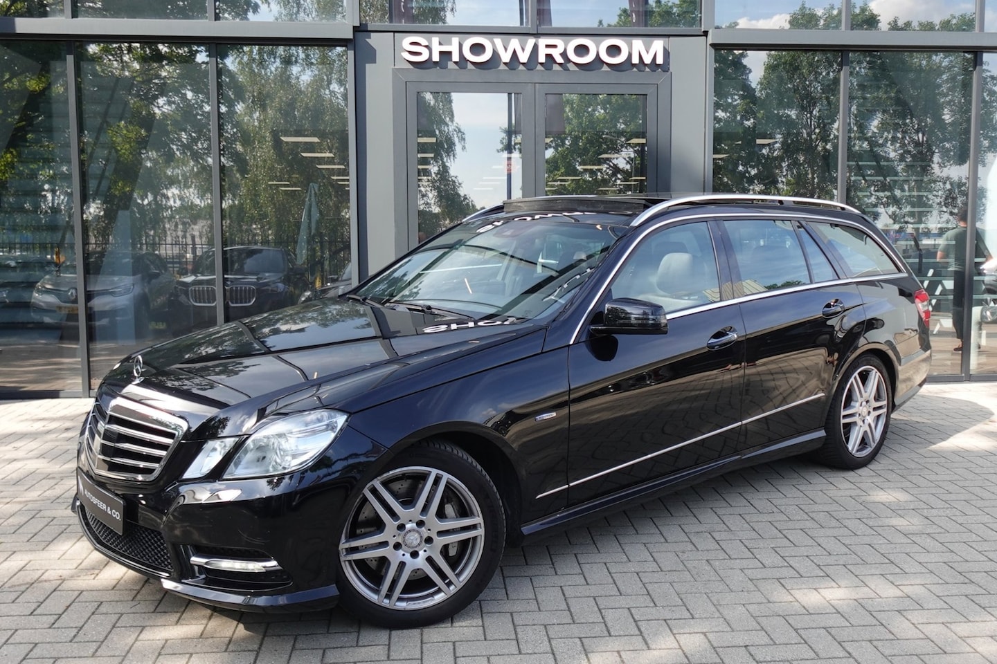 Mercedes-Benz E-klasse - 500 Elegance 4-Matic PANO KEYLESS CAM - AutoWereld.nl