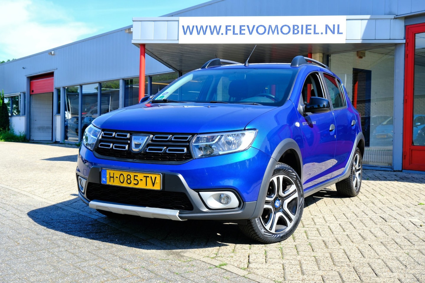 Dacia Sandero Stepway - 1.0 TCe Bi-Fuel/LPG-G3 Serie Limitee 15th Anniv. Navi|Clima|Cam|DAB - AutoWereld.nl