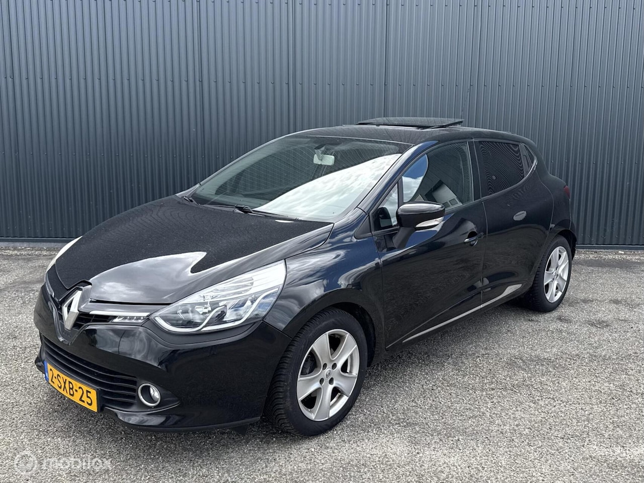 Renault Clio - 0.9 TCe Dynamique !Pano schuifkanteldak! - AutoWereld.nl
