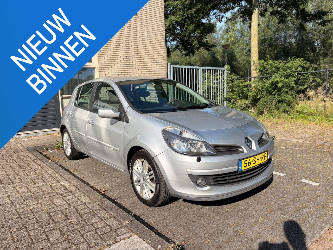 Renault Clio - 1.6-16V Dynamique Luxe Cruisecontrol/Keyless/Leder bekleding - AutoWereld.nl