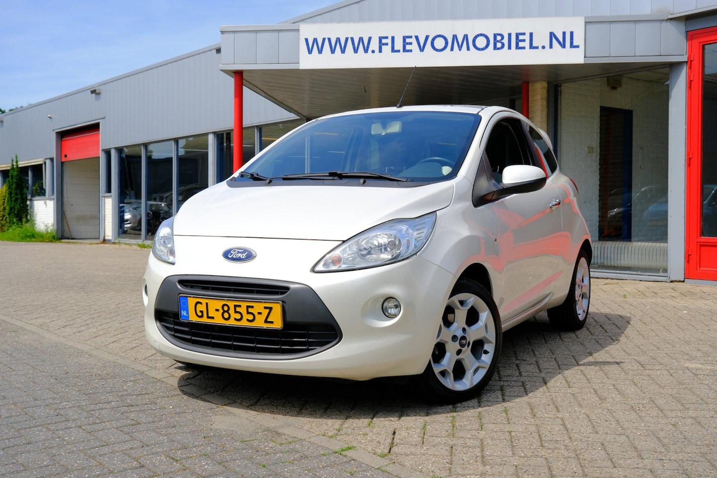Ford Ka - 1.2 Titanium X Pano|Clima|LMV|Stoelverw.|Weinig km's! - AutoWereld.nl