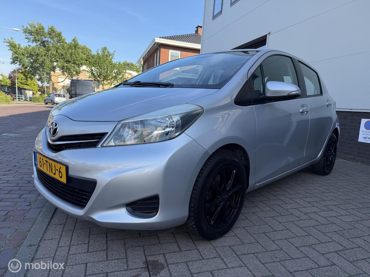 Toyota Yaris - 1.3 VVT-i Aspiration AIRCO /CAMERA /TREKHAAK - AutoWereld.nl