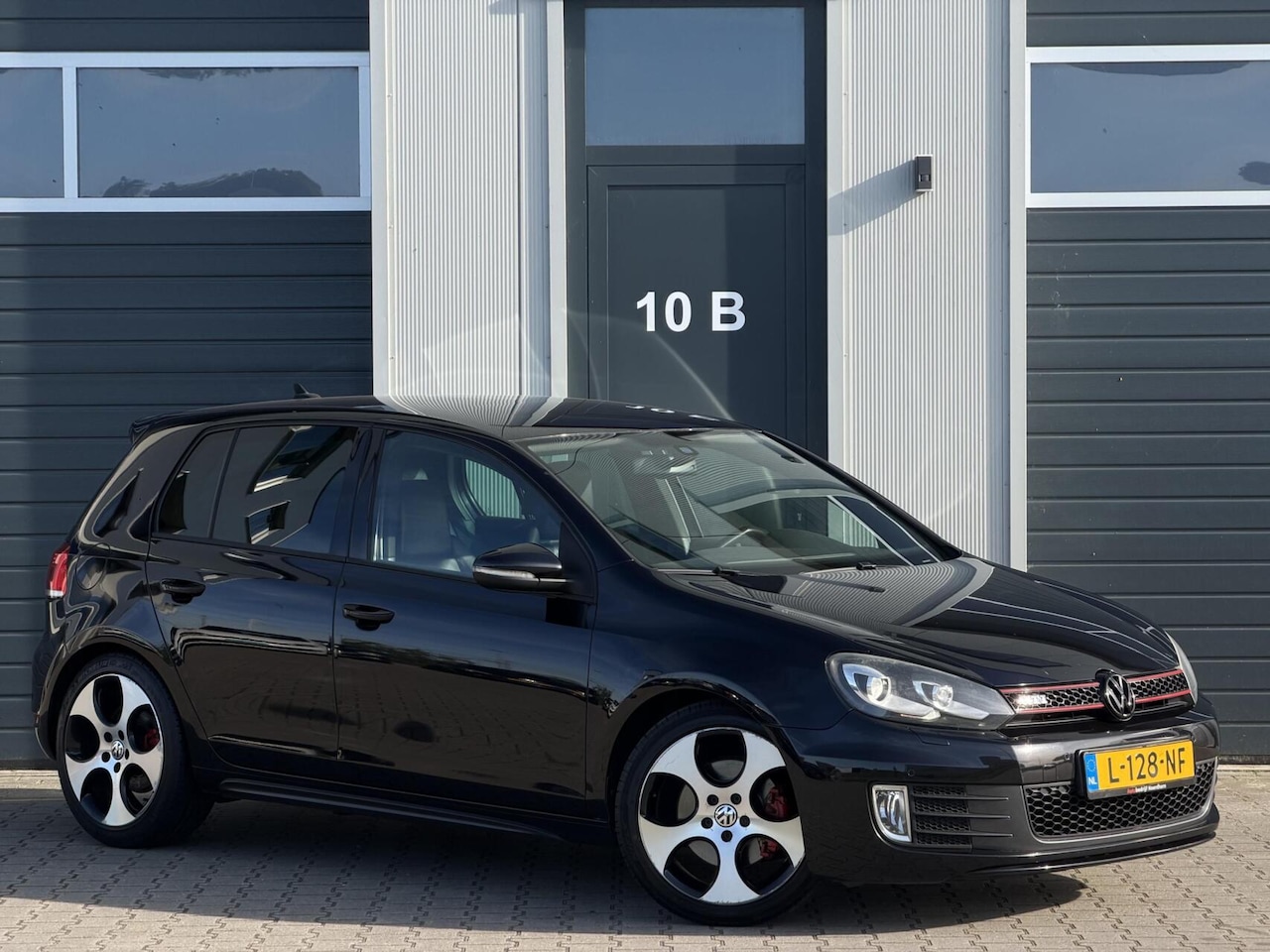 Volkswagen Golf - 2.0 GTI 211PK+ DSG / Leder / Led / Luxe - AutoWereld.nl
