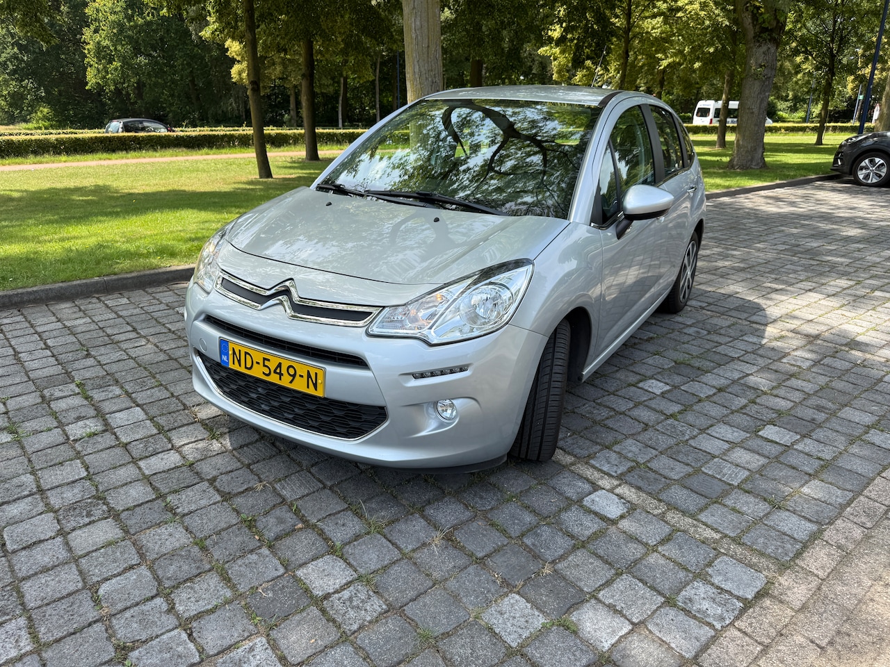 Citroën C3 - 1.2 PureTech Selection Navigatie / Airco / parkeerhulp / trekhaak - AutoWereld.nl