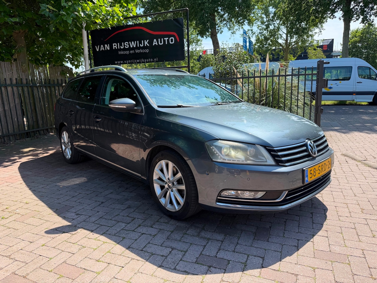 Volkswagen Passat Variant - 1.6 TDI Highline BlueMotion Xenon Leder Clima - AutoWereld.nl