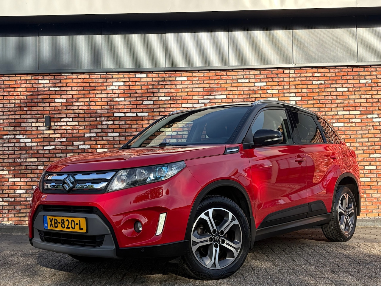 Suzuki Vitara - 1.6 Comfort Adap.Cruise Navi Stoelverw Camera Hoogzitter Voll.Onderhouden! - AutoWereld.nl
