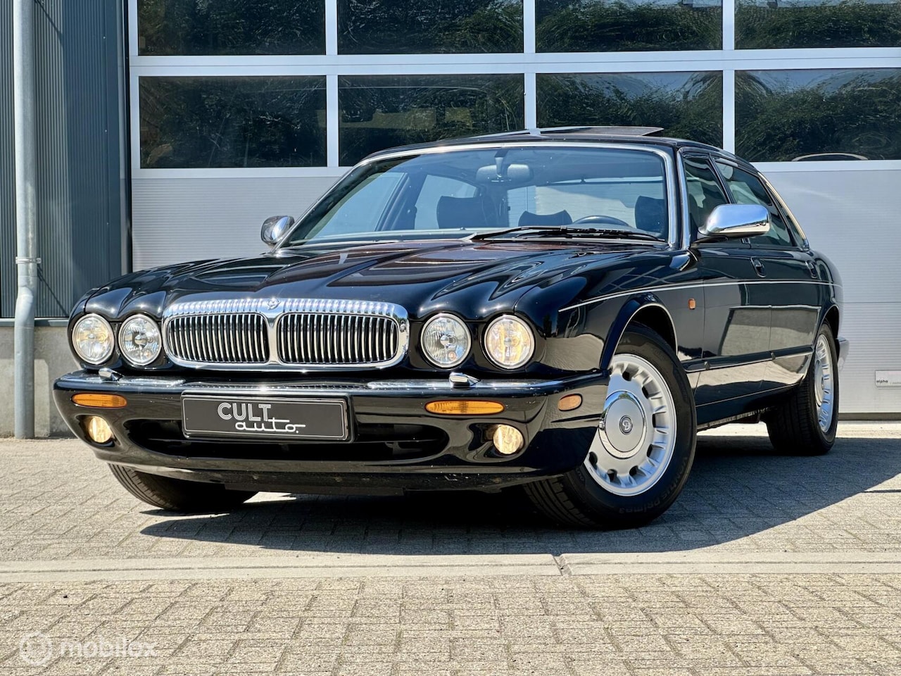 Jaguar XJ - 4.0 V8 Executive LWB 4.0 V8 Executive LWB - AutoWereld.nl