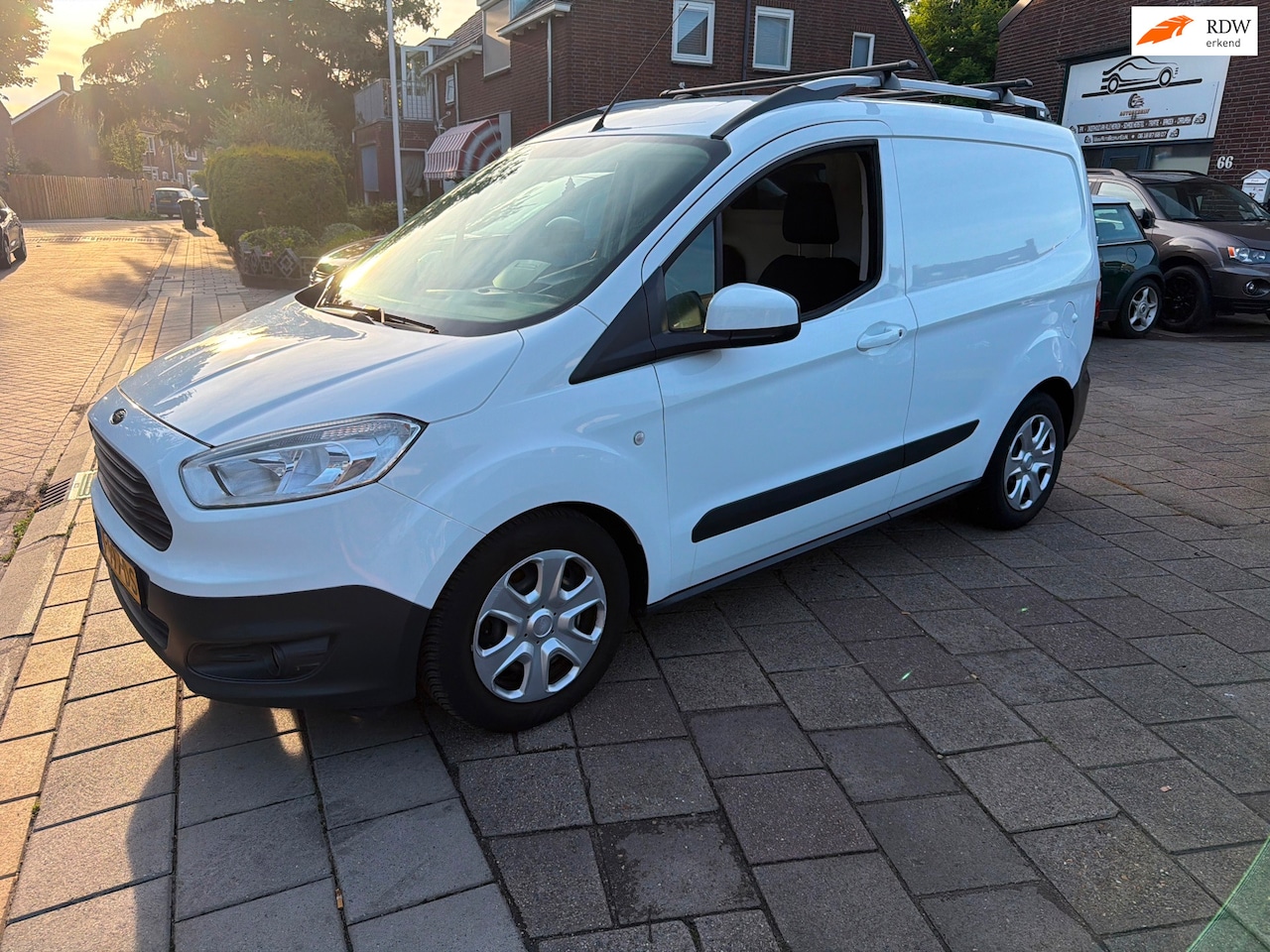 Ford Transit Courier - 1.5 TDCI Trend 1.5 TDCI Trend - AutoWereld.nl