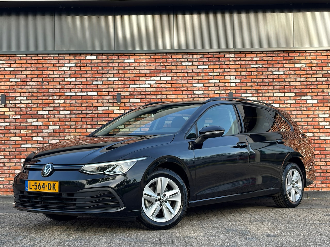 Volkswagen Golf Variant - 1.0 eTSI Life Adap.Cruise Stoel/Stuurverw Massage Led Carplay Dealer-Onderhouden! - AutoWereld.nl