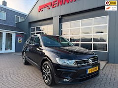 Volkswagen Tiguan - 1.5 TSI ACT Highline Business R / IQ.Drive / Camera / ACC / Trekhaak