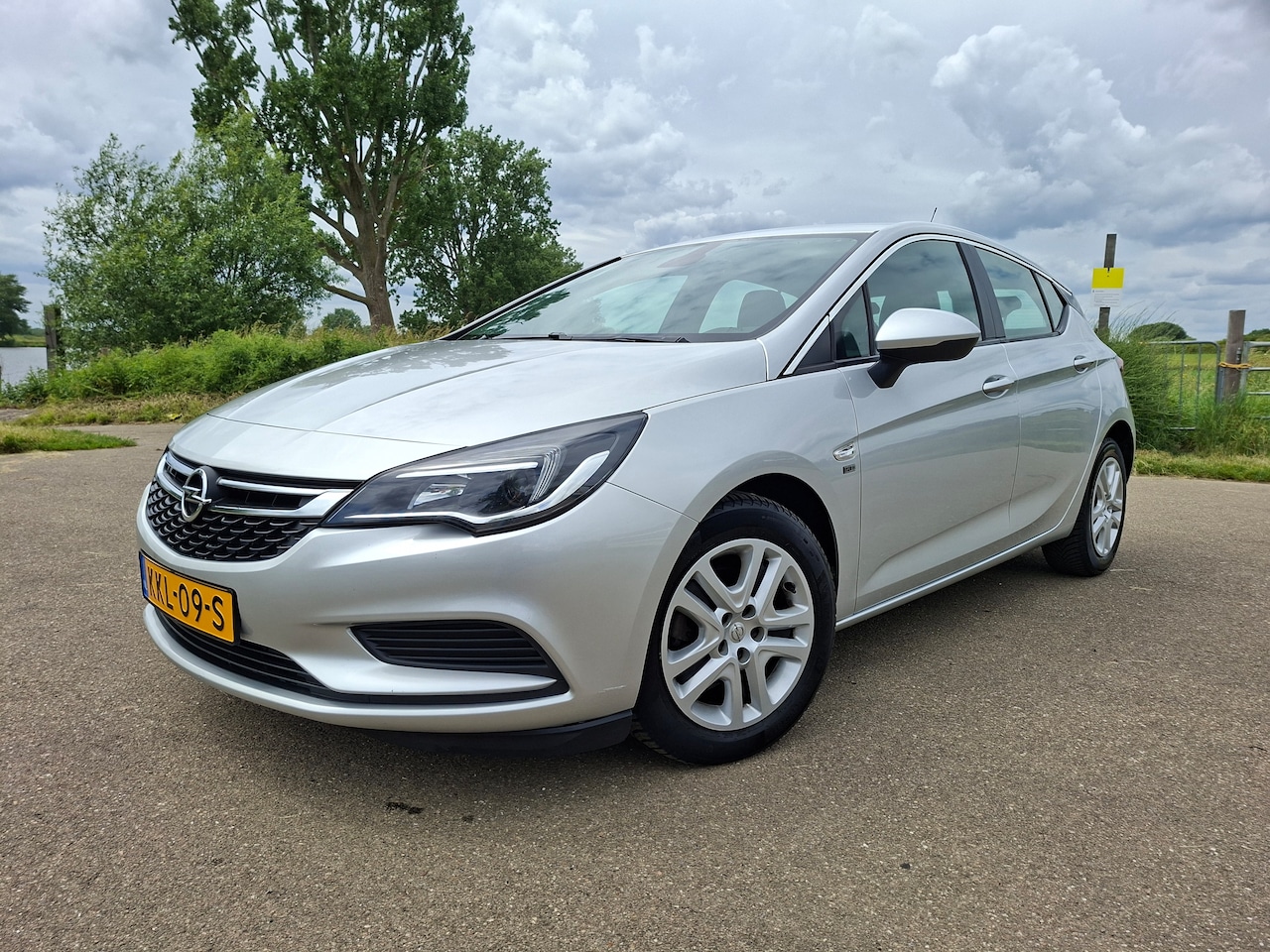 Opel Astra - 1.6 CDTI Online Edition - AutoWereld.nl