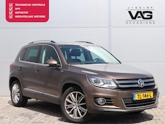 Volkswagen Tiguan - 1.4 TSI Automaat Trekhaak Pano LED Lane Stoelverwarming