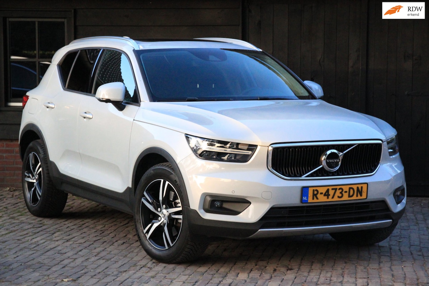 Volvo XC40 - 2.0 T4 AWD Momentum Pro 2.0 T4 AWD Momentum Pro - AutoWereld.nl