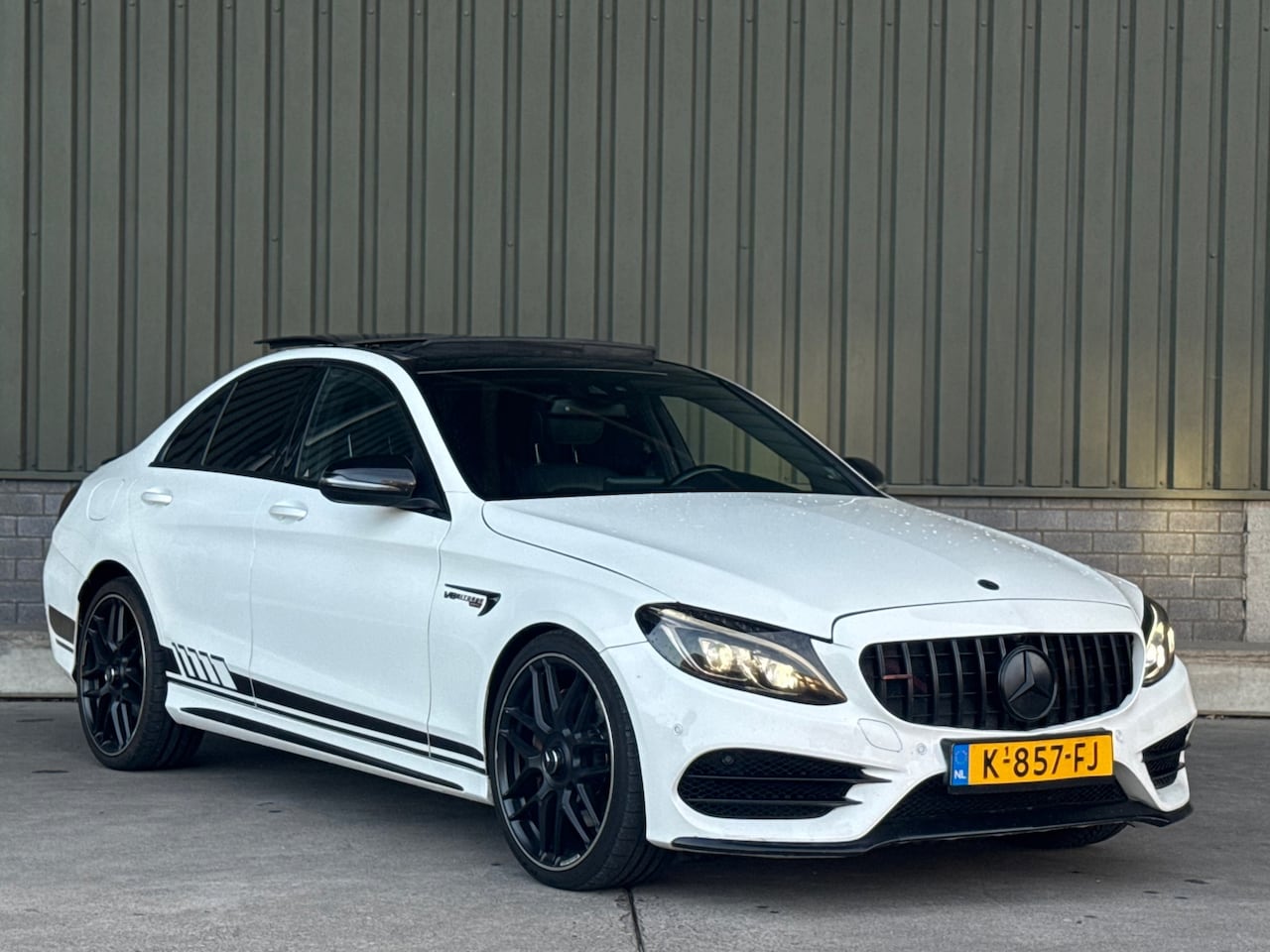Mercedes-Benz C-klasse - 250 C63 AMG uitgevoerd / Full option - AutoWereld.nl