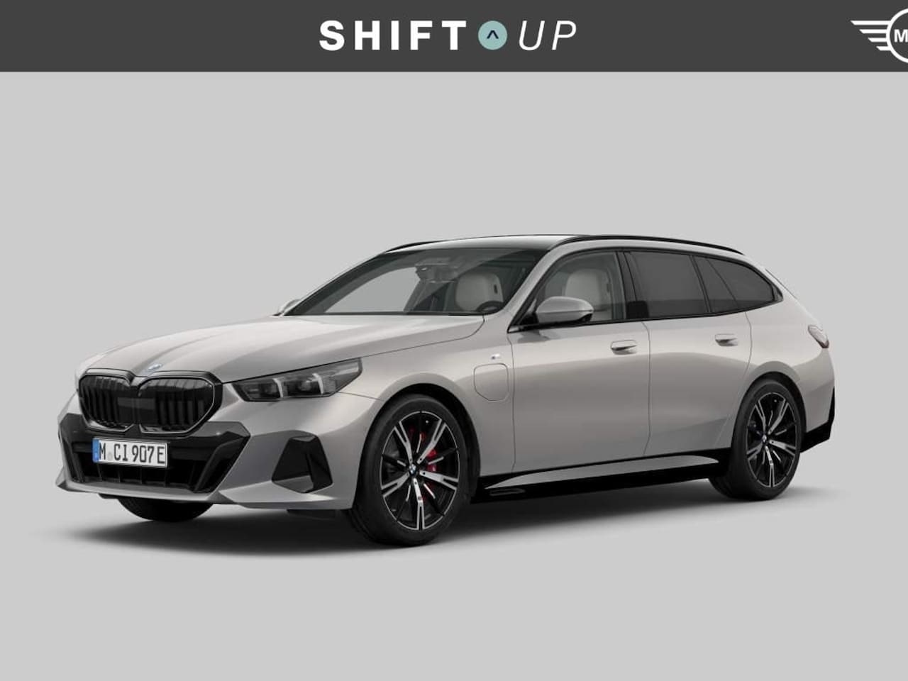 BMW 5-serie Touring - 550e xDrive M-Sport - AutoWereld.nl