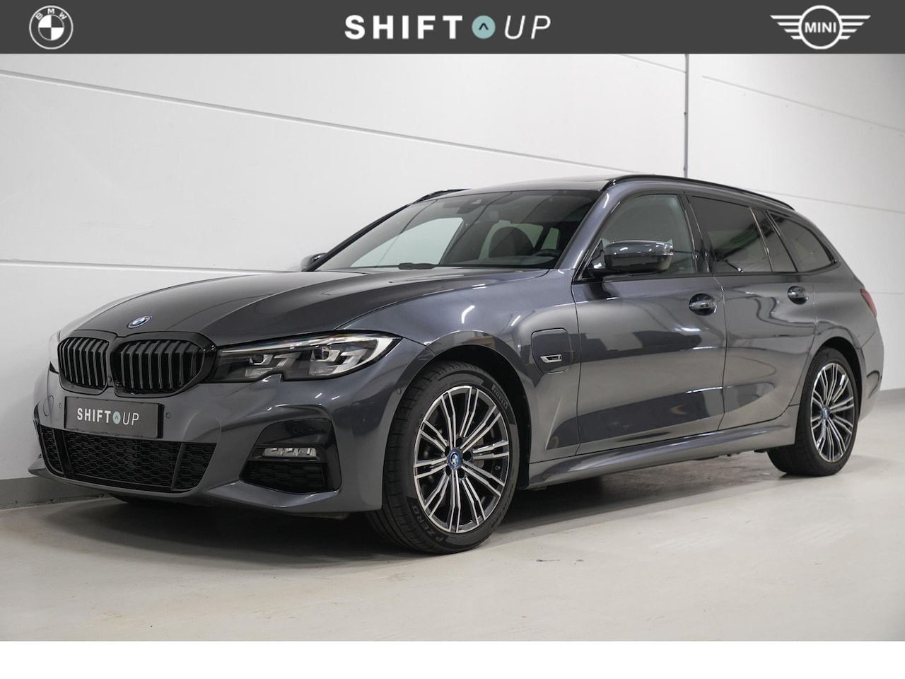 BMW 3-serie Touring - 330e M-Sport | Panoramadak | Hifi | DAB - AutoWereld.nl