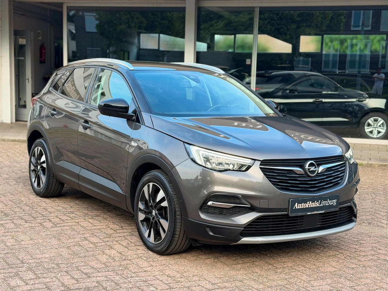 Opel Grandland X - 1.6 Turbo Plug In Hybrid4 Business Elegance|1e Eigenaar|Nav|CarPlay|Camera - AutoWereld.nl