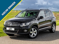 Volkswagen Tiguan - 1.4 TSI Sport&Style Trekhaak Navi PDC Stoelverwarming etc
