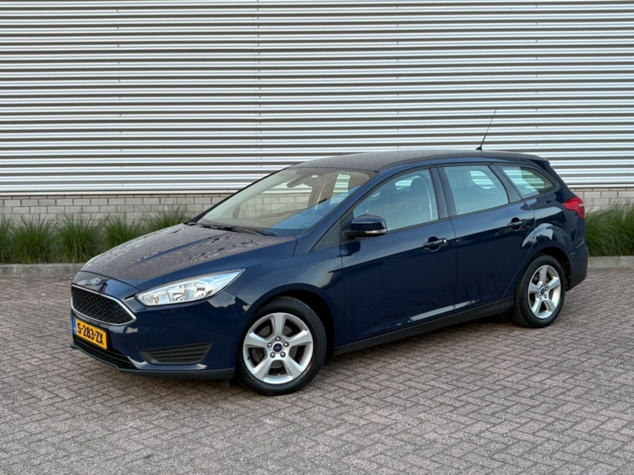 Ford Focus Wagon - 1.0 AUTOMAAT CAMERA Carplay NW APK - AutoWereld.nl