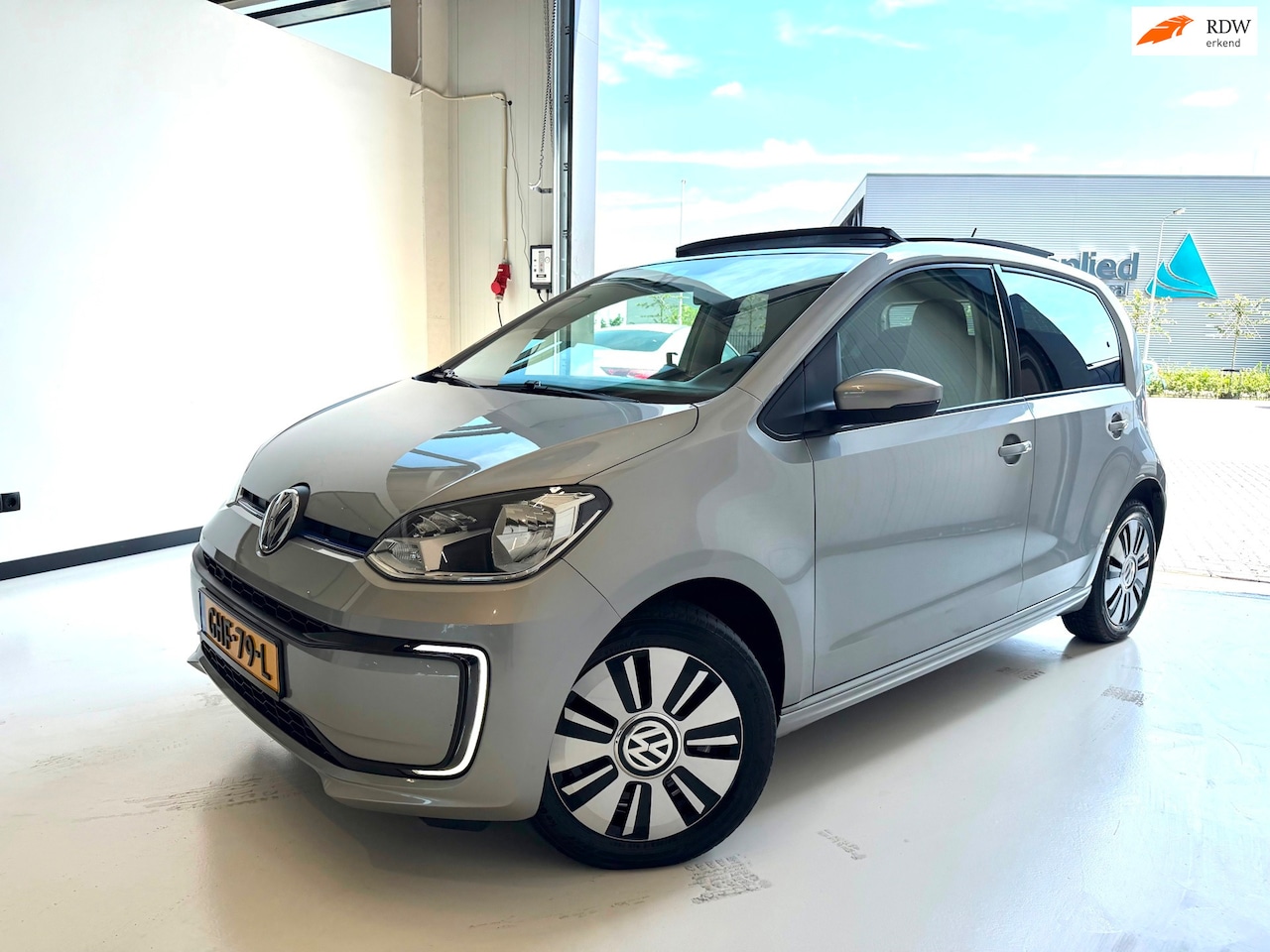Volkswagen e-Up! - E-up! Panormadak Camera Navi Garantie - AutoWereld.nl