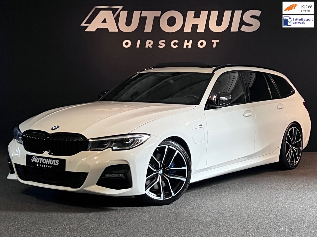 BMW 3-serie Touring - 330e xDrive High Executive Edition M Pano/ Memory stoelen/ Laserlicht/ H&K/ ACC/ M Sport r - AutoWereld.nl