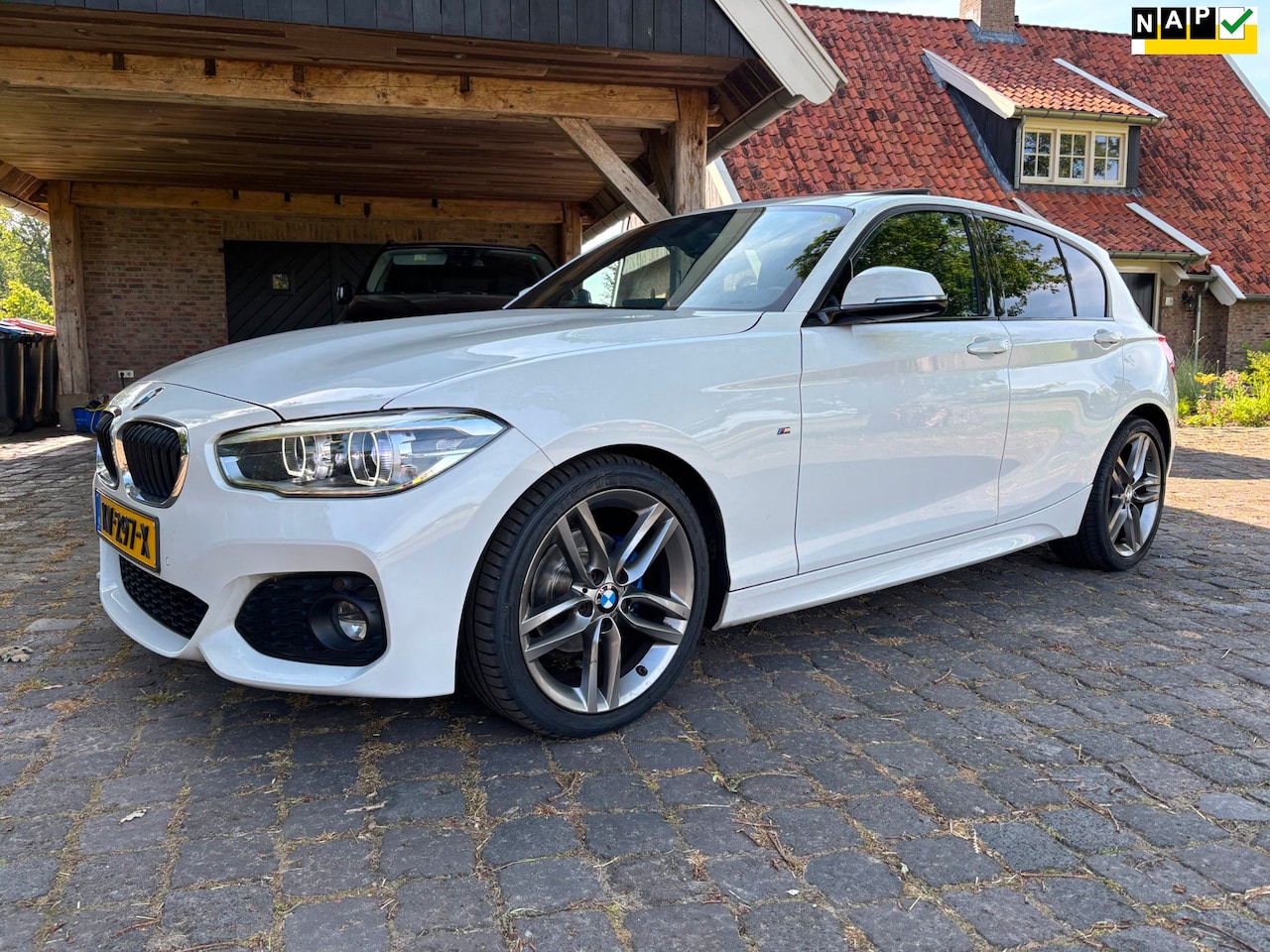 BMW 1-serie - 118i Centennial High Executive M pakket Led lampen - AutoWereld.nl