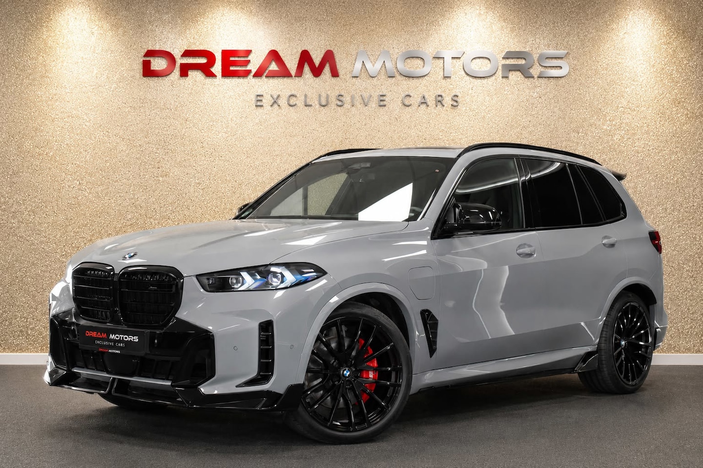 BMW X5 - XDrive50e M-Sport Pro 489pk | AKRAPOVIC | ACHTERASBESTURING - AutoWereld.nl